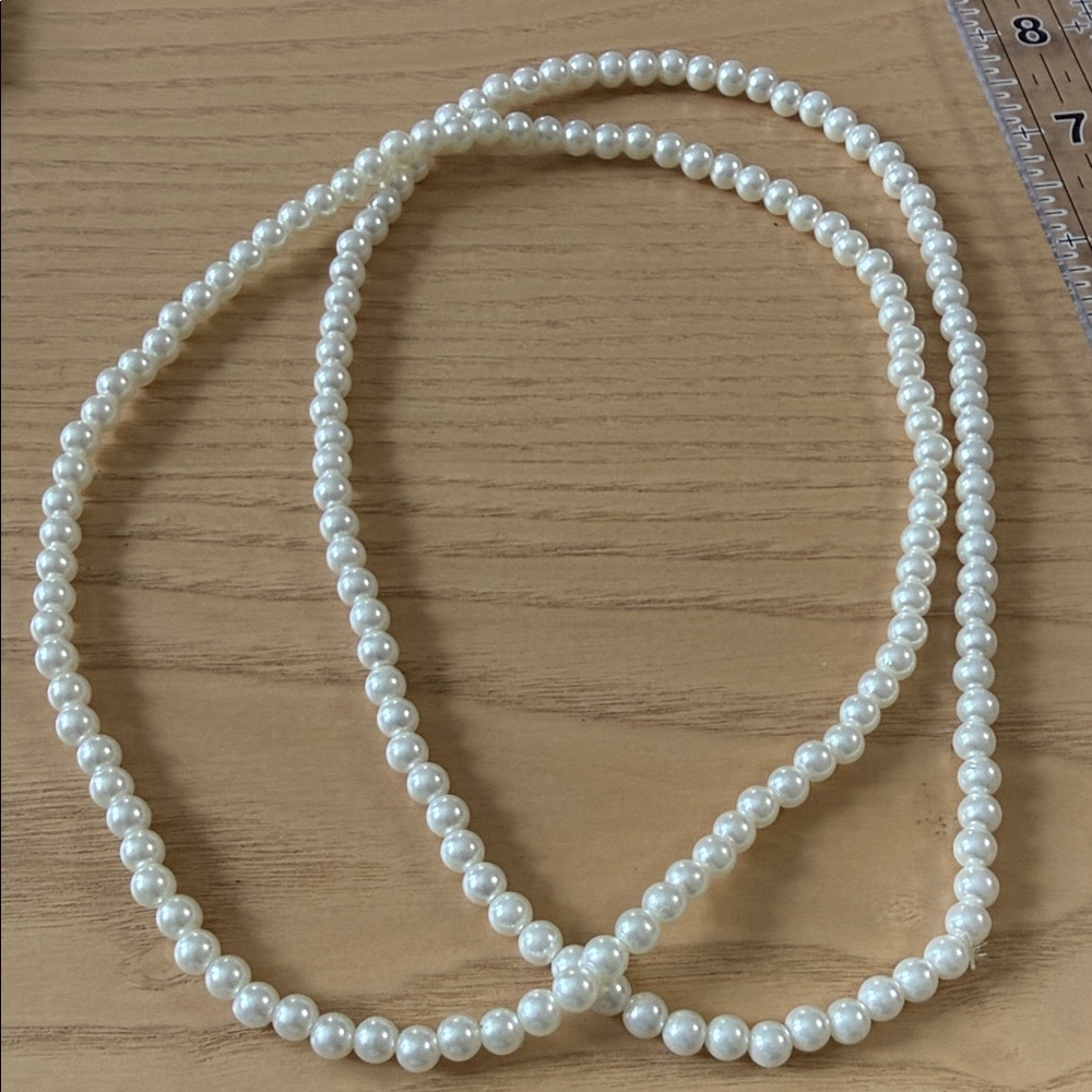 Elegant Pearl Necklace Set - Picture 5 of 9